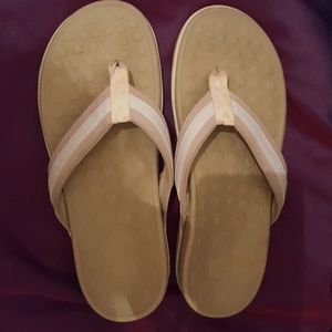Orthoheel flip flops